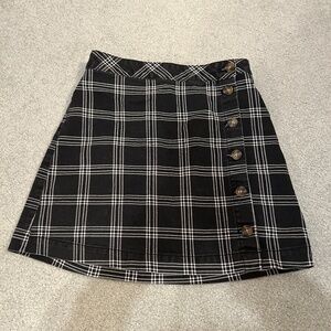 Divided H&M Mini Skirt Size 4 Black and White Plaid